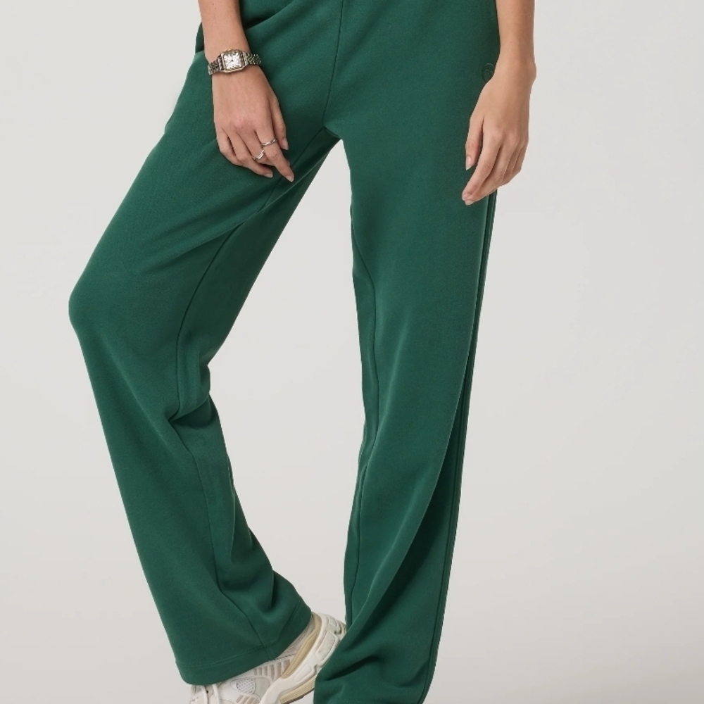 Vuori Women's Sedona Straightleg Pants- Hard To Find Color!